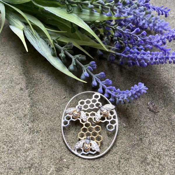 honeycomb brooch with lavender close