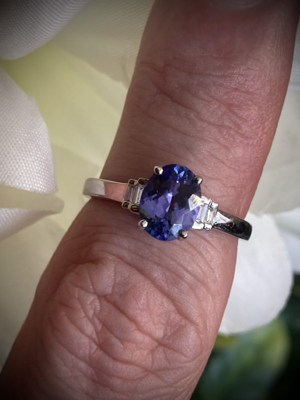 Oval Tanzanite with Stepped Baguette Diamond Accents ACX928